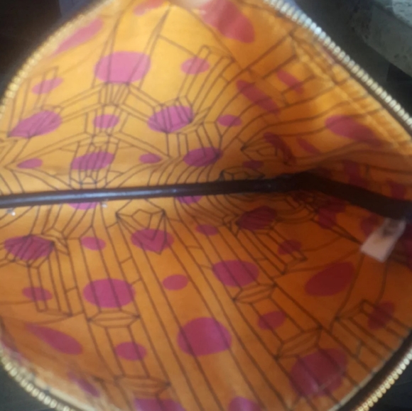 SOLD NOT AVAILABLE Authentic MCM Tote and pouch - Picture 3 of 16